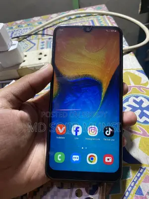 স্যামসাং গ্যালাক্সি এ২০ ৩২ জিবি ব্ল্যাক