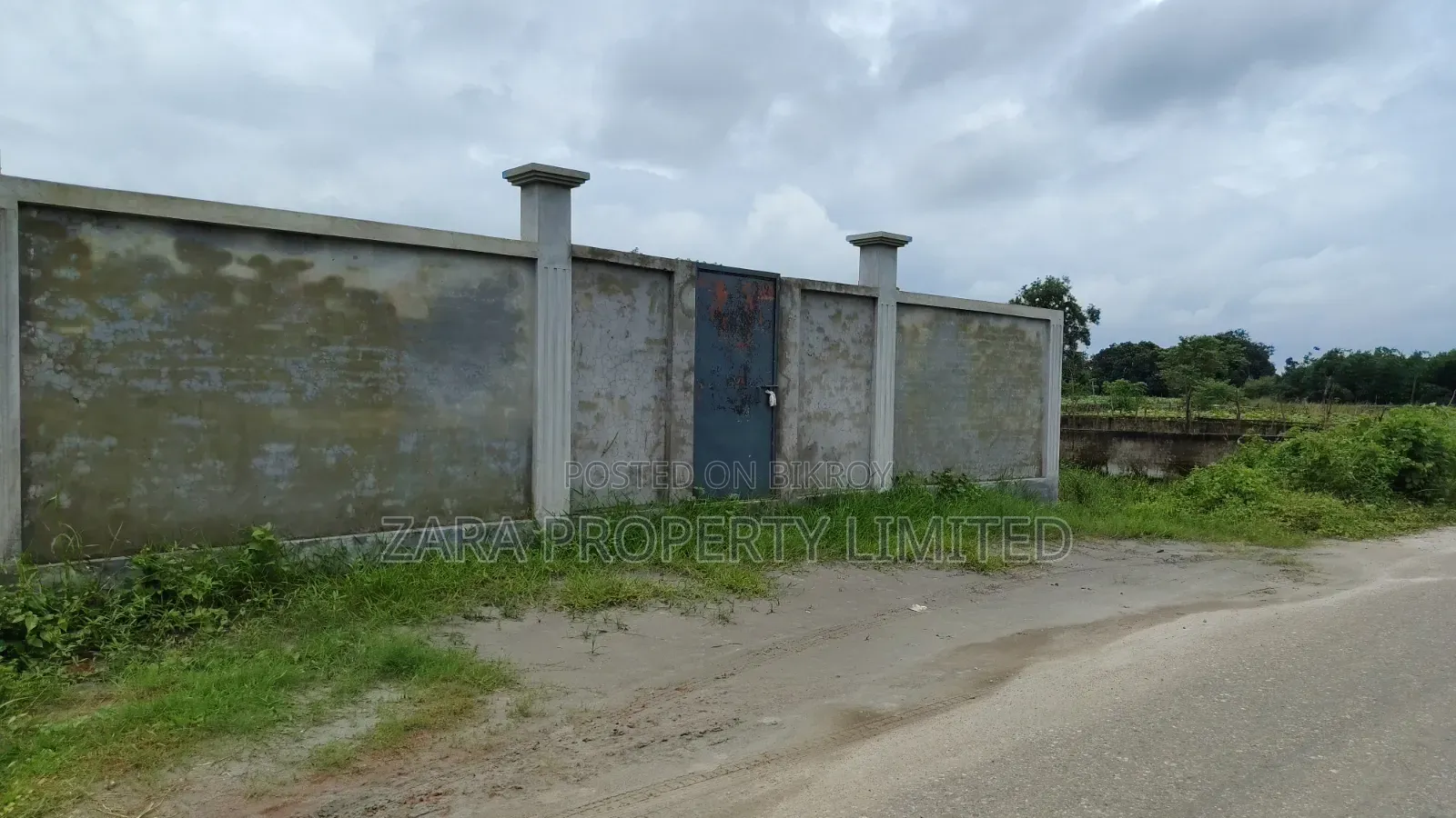 ৩০০ ফিট রোডে নিকটে কর্নার ৩ কাঠা প্লট বিক্রি।