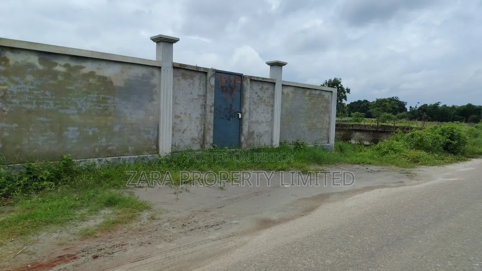 ৩০০ ফিট রোডে নিকটে কর্নার ৩ কাঠা প্লট বিক্রি।