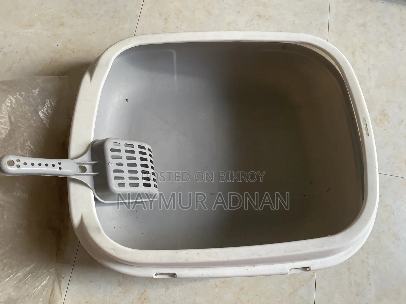 বিড়ালের লিটার বক্স আর স্কুপ
