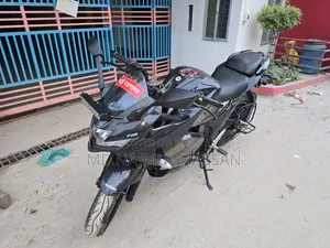 সুজুকি জিক্সার এসএফ ২৫০ ২০২৪ ব্ল্যাক