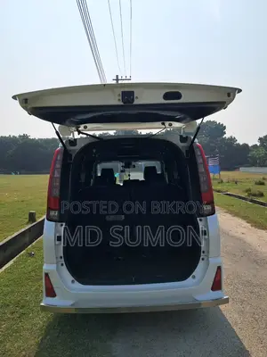 টয়োটা নোয়া ২.০ এফডব্লিউডি (৭ সিটার) ২০১৭ পার্ল