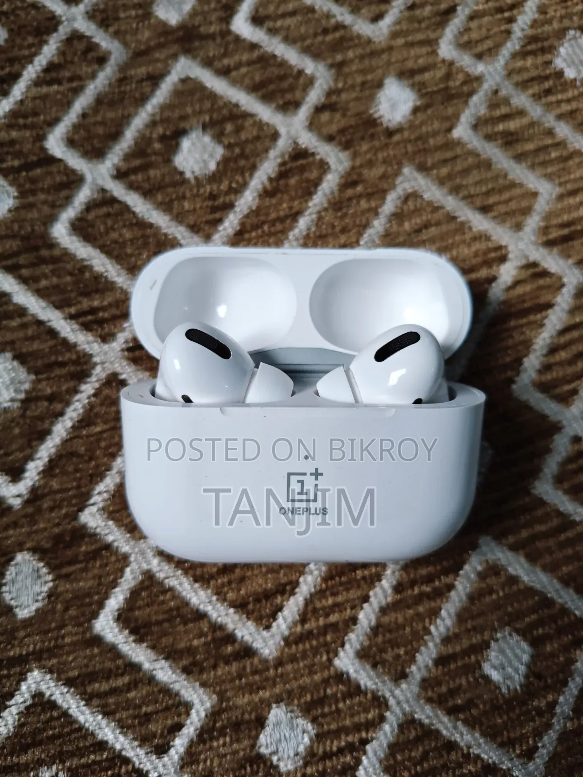 Airpods Pro ( Dubai Master Copy )