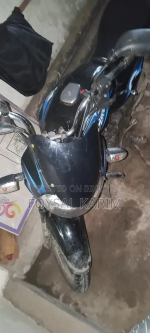বাজাজ ডিসকভার ১২৫ ২০১০ ব্লু