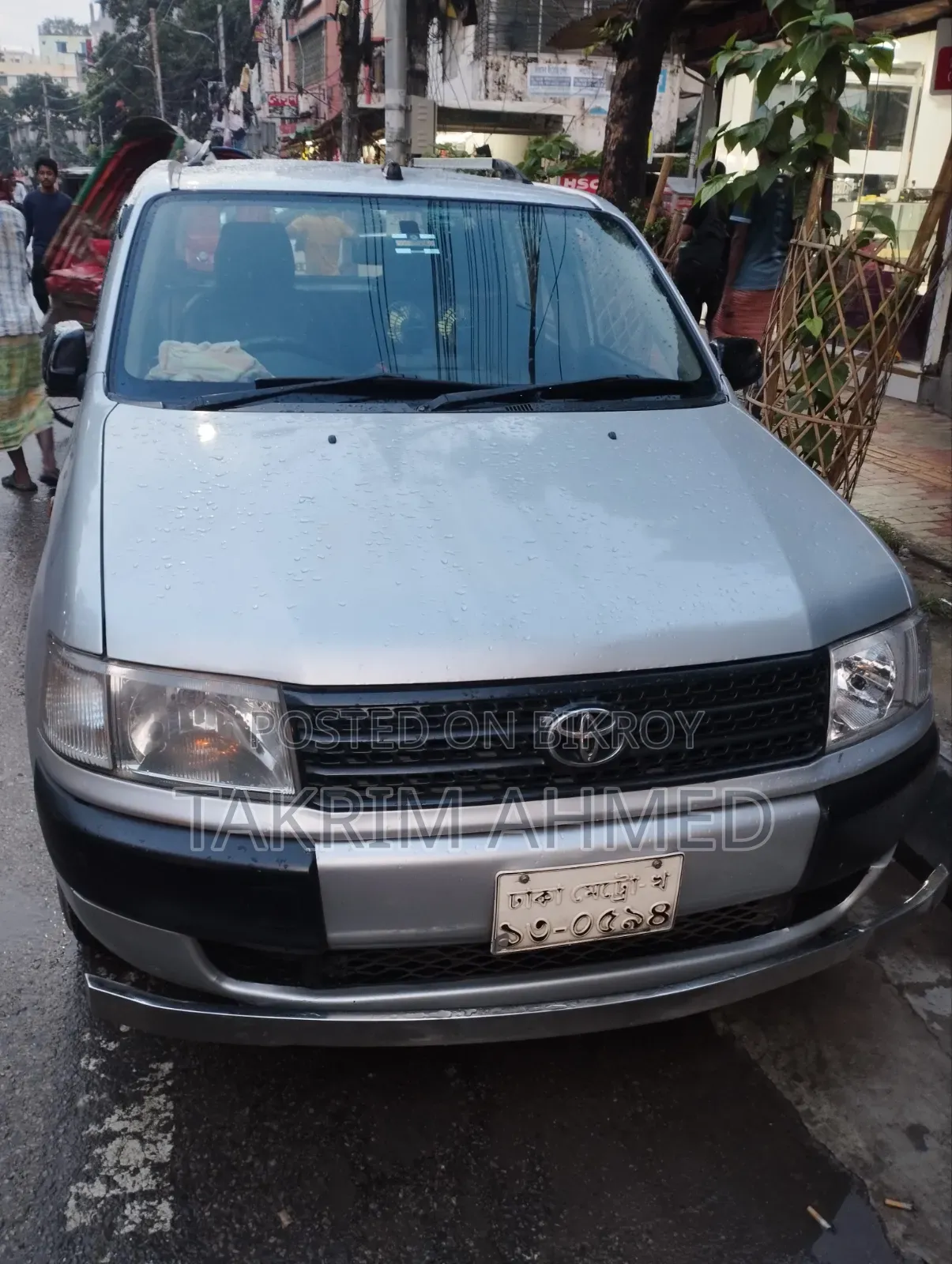 New Toyota Probox 1.3 Liter GL Two-Wheel Drive 2005 Silver