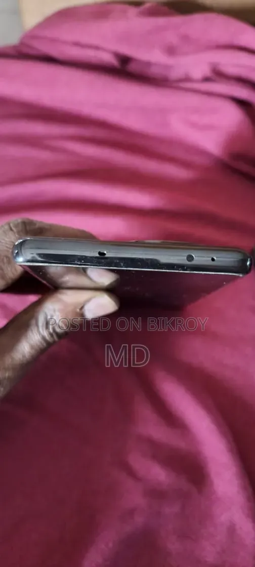 ওয়ানপ্লাস ১১আর ২৫৬ জিবি কালো