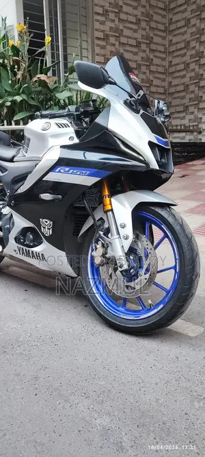 Yamaha 2023 Silver
