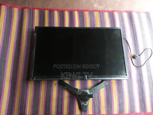 32" LED Smart TV