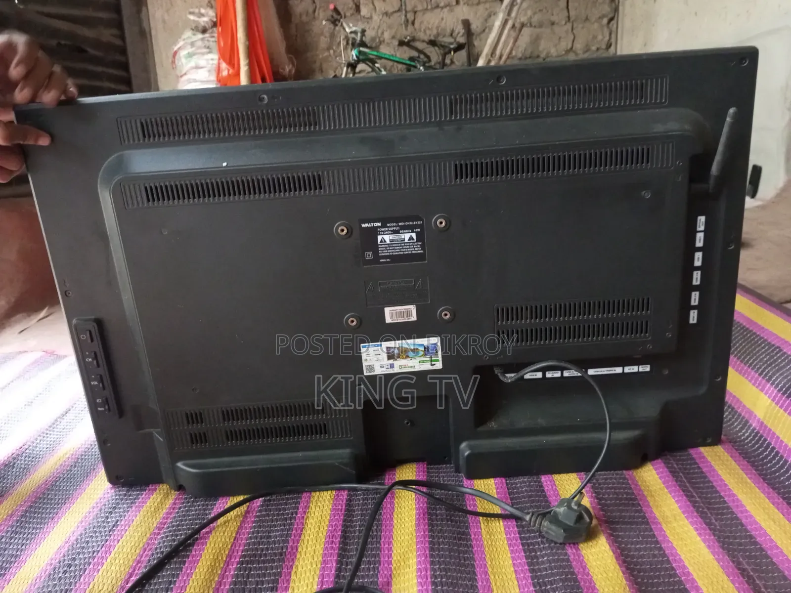 32" LED Smart TV