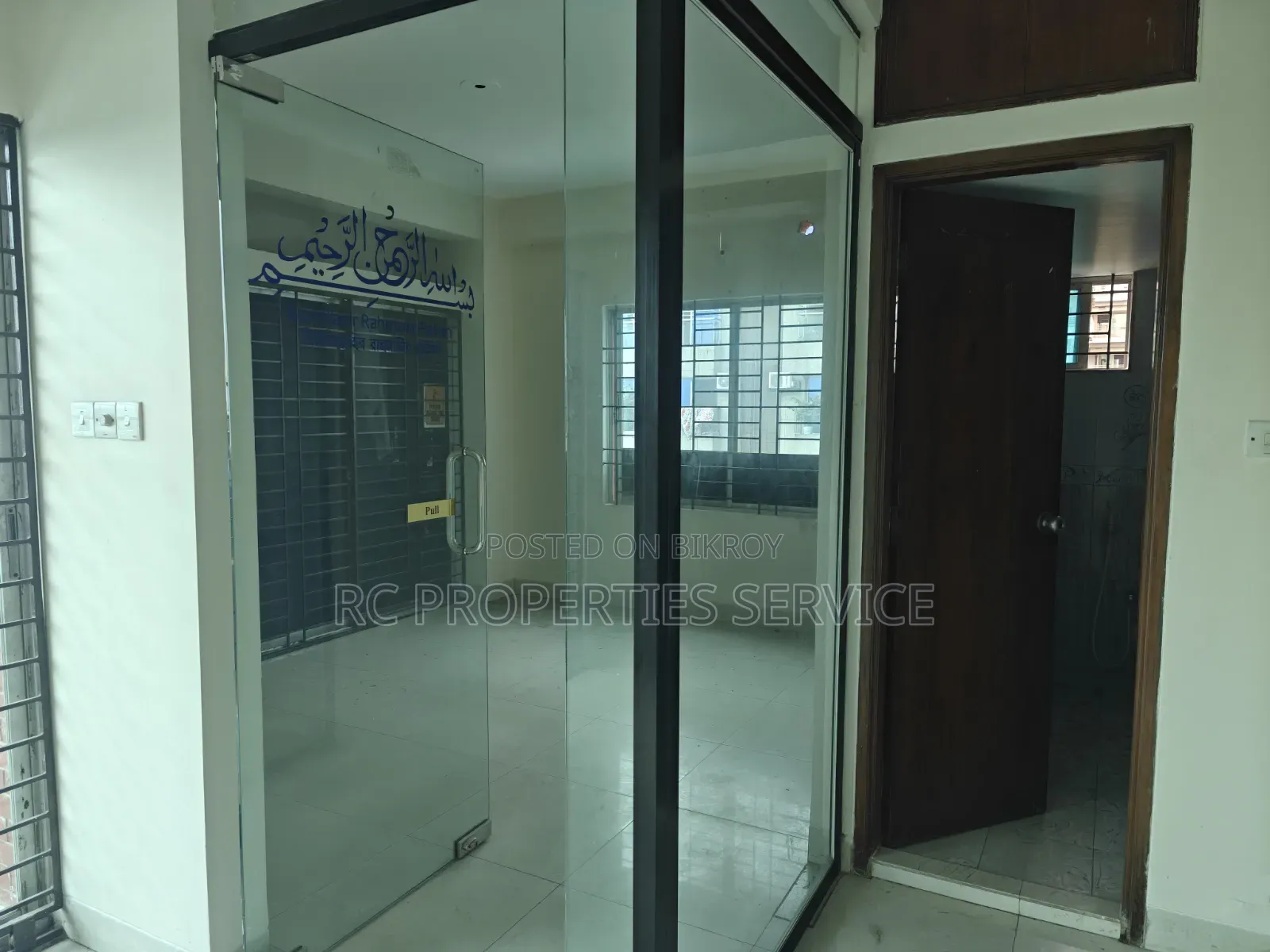 নিকুঞ্জ ২ এ ১৬০০ বর্গফুটের সুন্দর অফিস ভাড়া