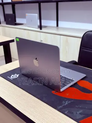 New Laptop Apple MacBook Air 2022 M2 8GB Apple M2 SSD 256GB