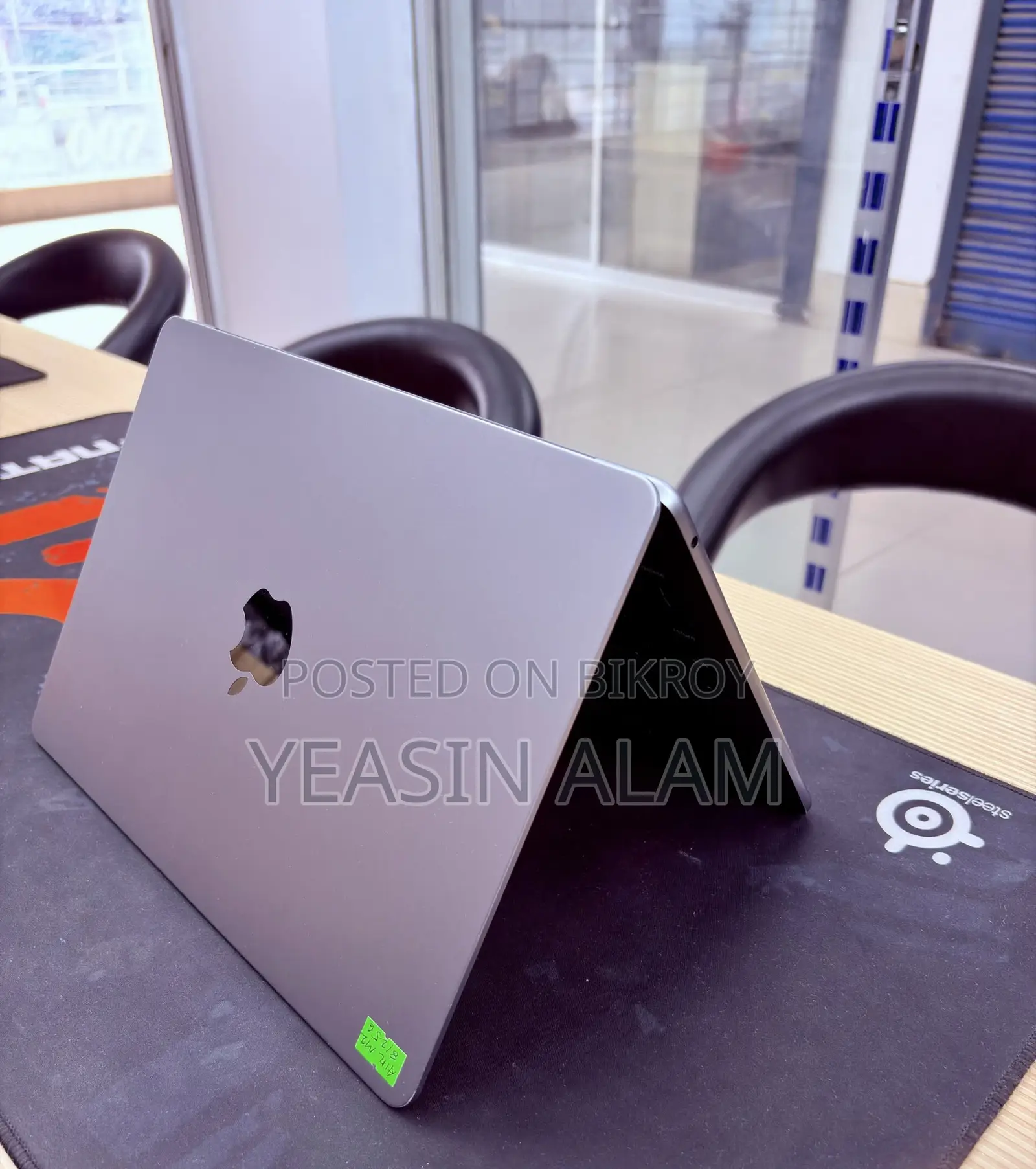 New Laptop Apple MacBook Air 2022 M2 8GB Apple M2 SSD 256GB