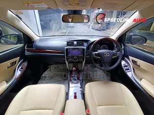 টয়োটা প্রমিও ২০১৭ ব্রাউন