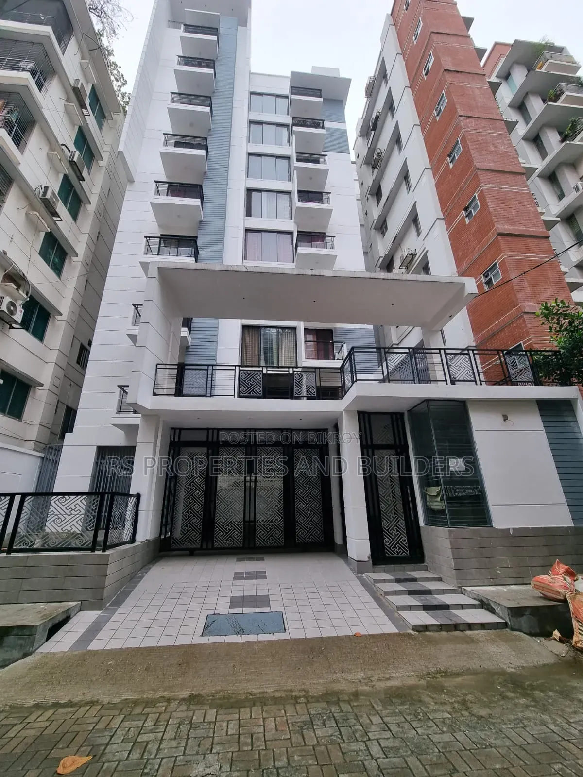 Furnished 3-Bedroom Apartment in Bashundhara, Basundhara for Sale