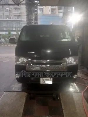 Toyota HiAce 2010 Black