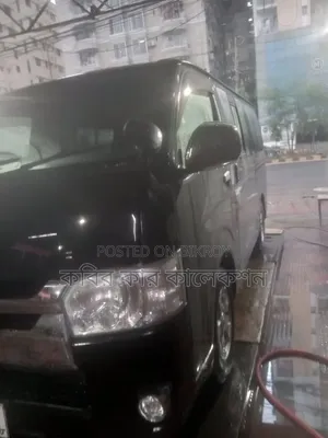 Toyota HiAce 2010 Black