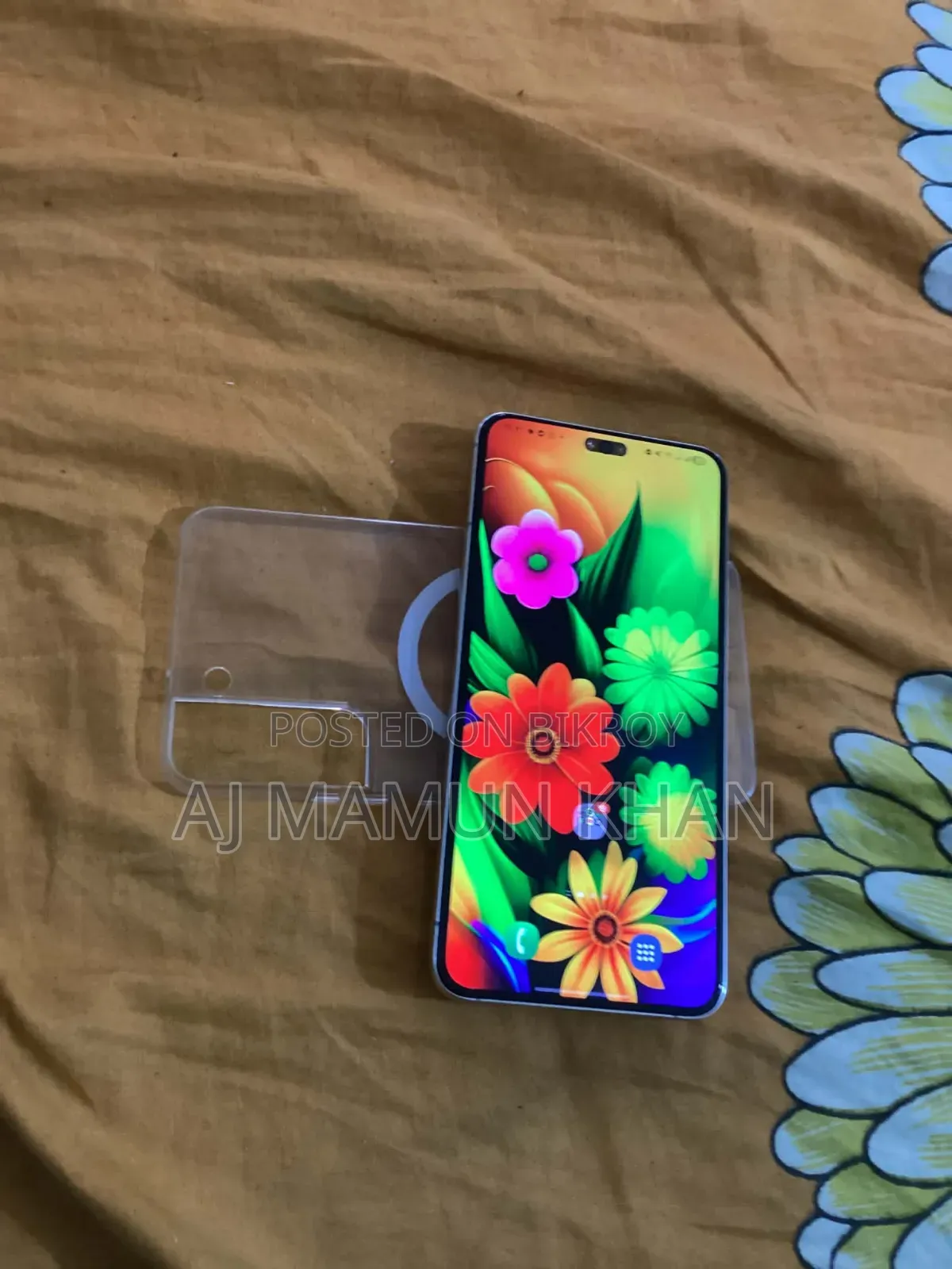 স্যামসাং গ্যালাক্সি এস২২ প্লাস ৫জি ২৫৬ জিবি হোয়াইট