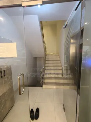 নিকুঞ্জ ২-এ ১৬৮০ বর্গফুটের বিলাসবহুল বাণিজ্যিক স্থান ভাড়া