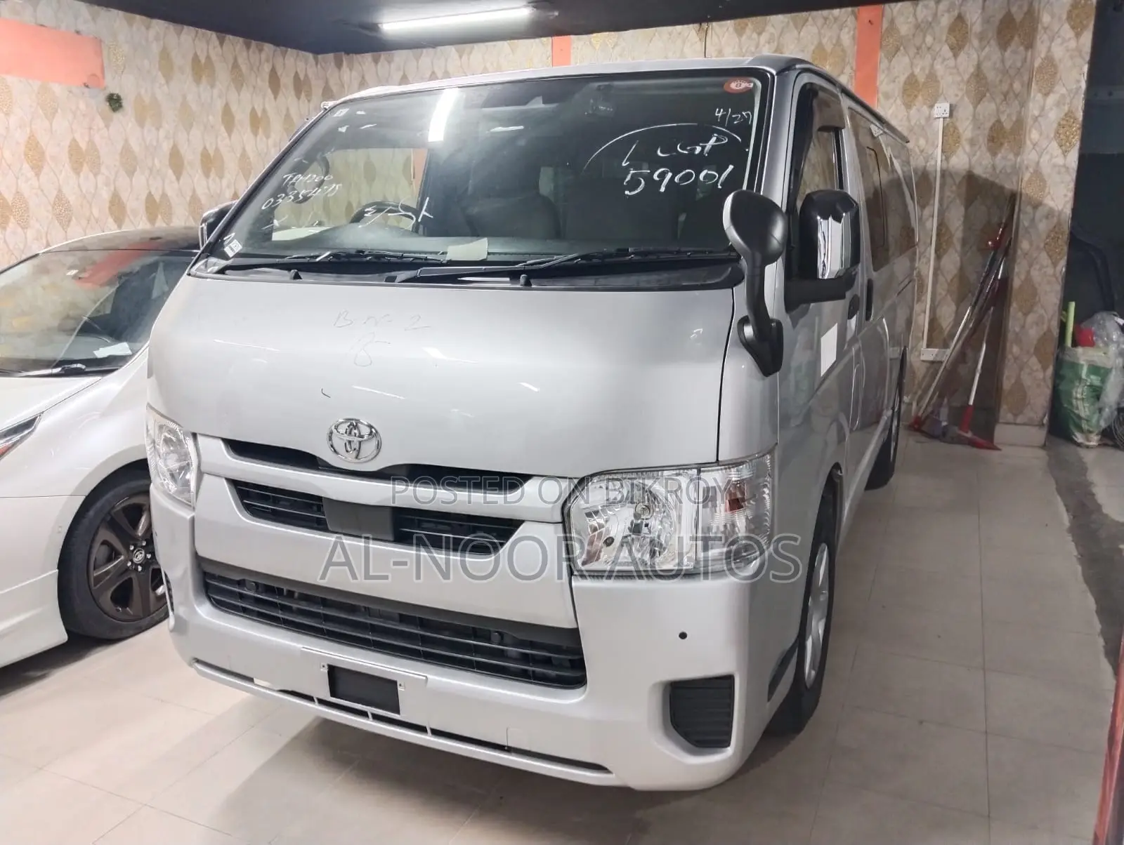 Toyota HiAce 2021 Silver