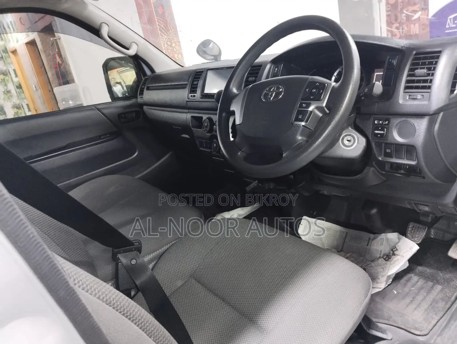 Toyota HiAce 2021 Silver