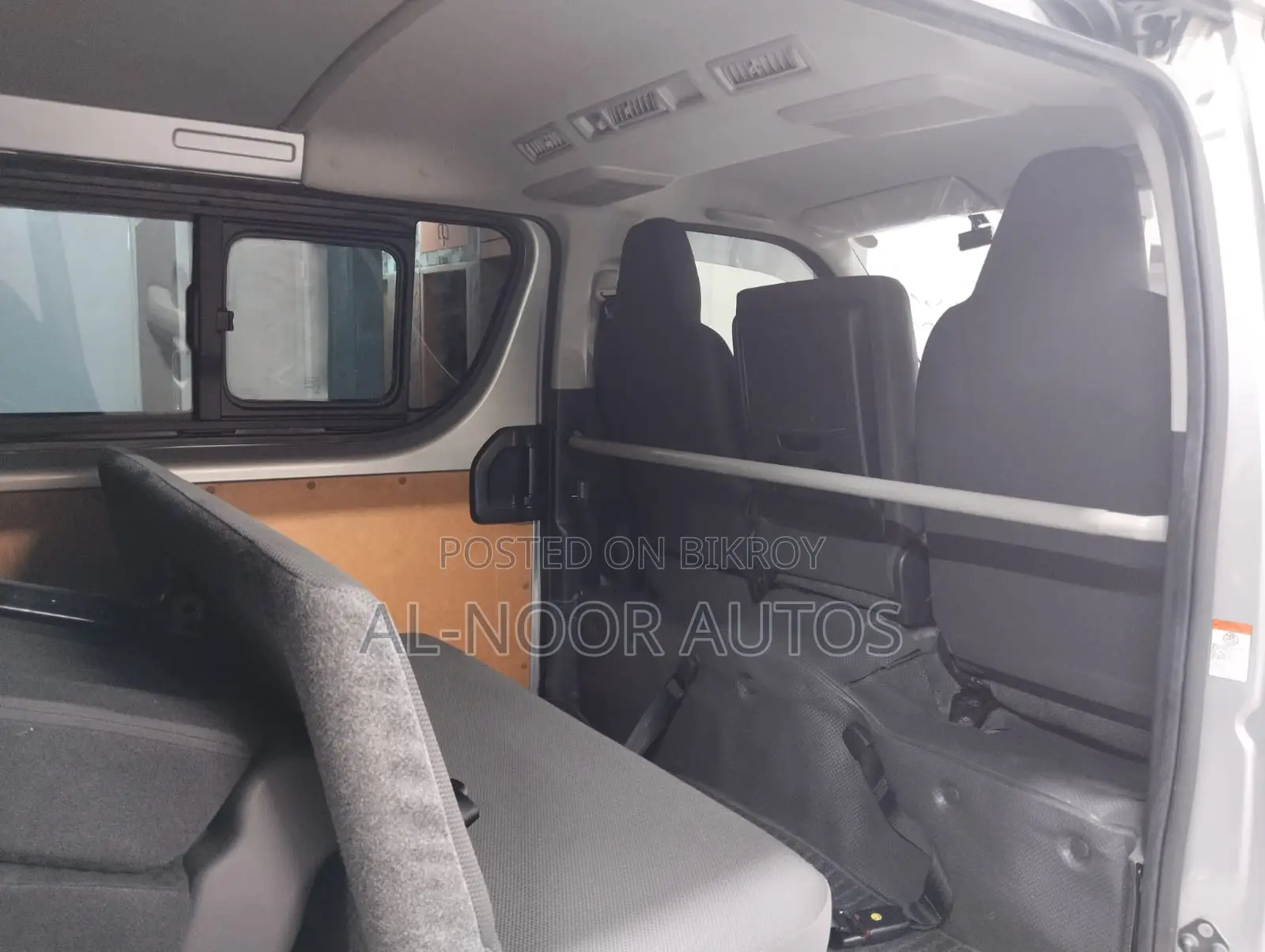 Toyota HiAce 2021 Silver