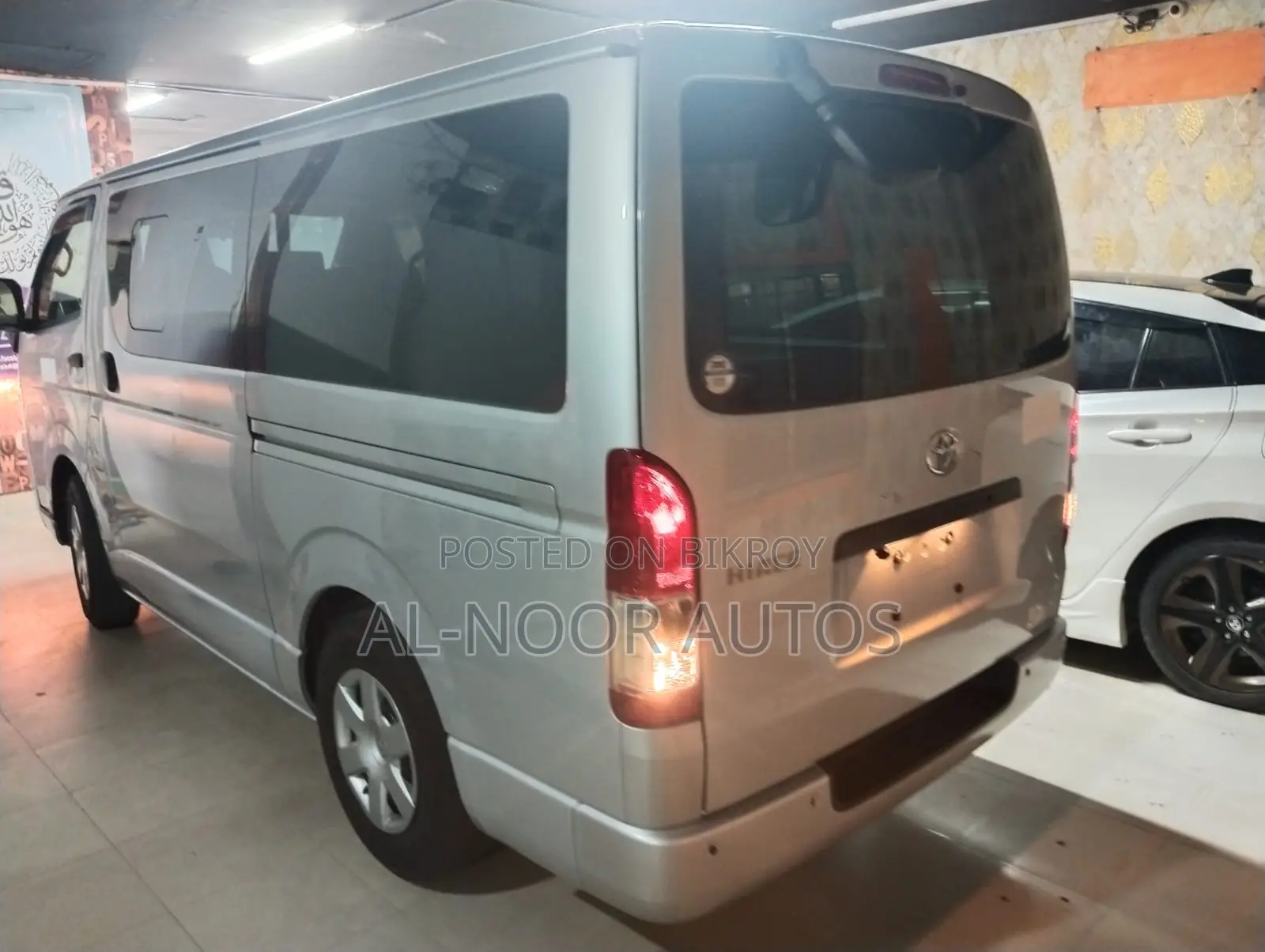 Toyota HiAce 2021 Silver
