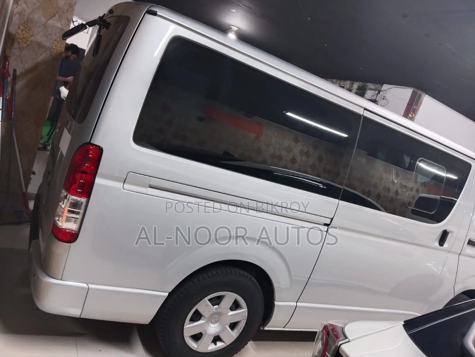 Toyota HiAce 2021 Silver