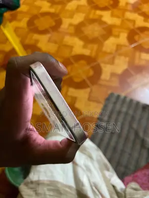 অ্যাপল আইফোন ১৬ই ১২৮ জিবি সাদা