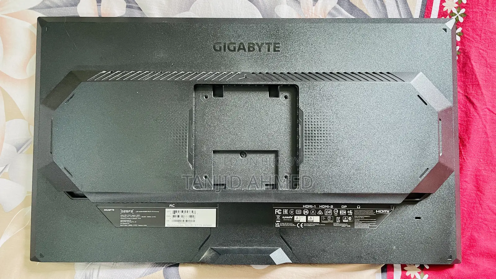 Gigabyte Gaming Monitor With KALOC Adjustable Arm