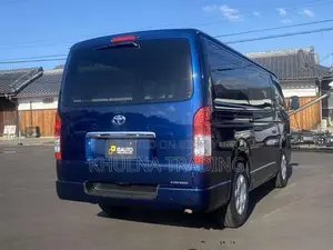 Toyota HiAce 2021 Blue