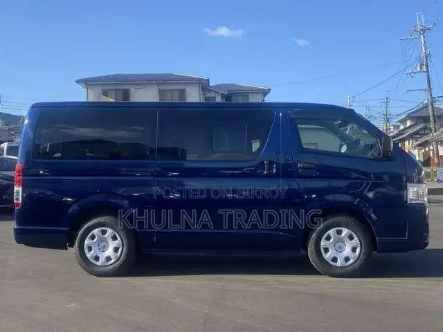 Toyota HiAce 2021 Blue