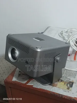 Magcubic Projector With Screen