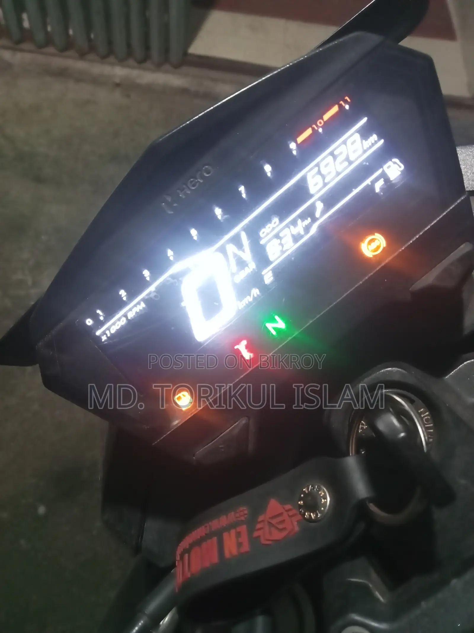 Hero Thriller 160R 4V 2024 Black