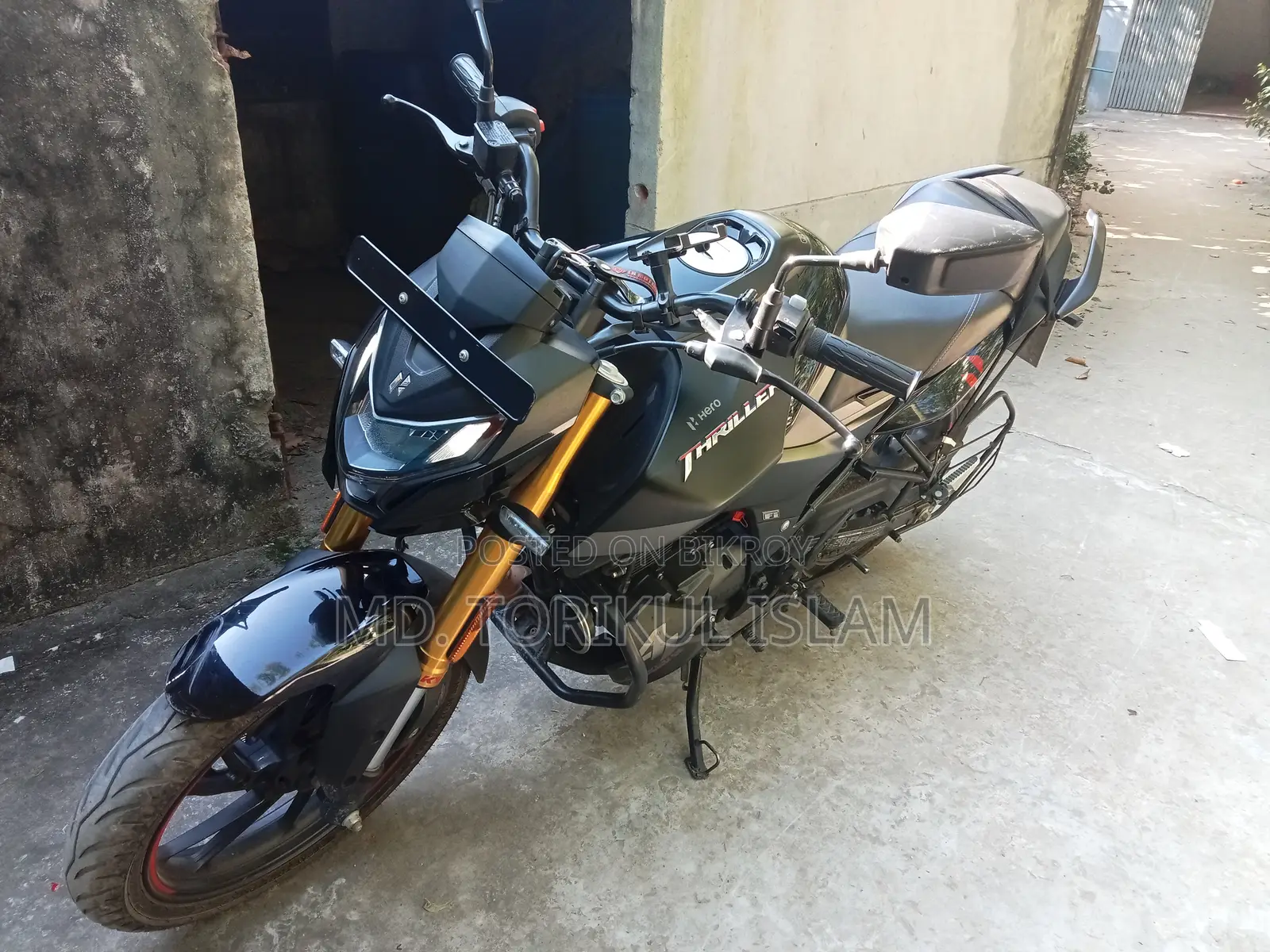 Hero Thriller 160R 4V 2024 Black