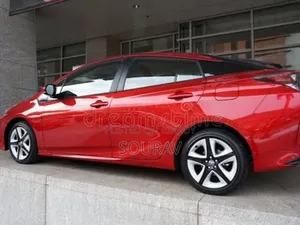 Toyota Prius 2019 Red