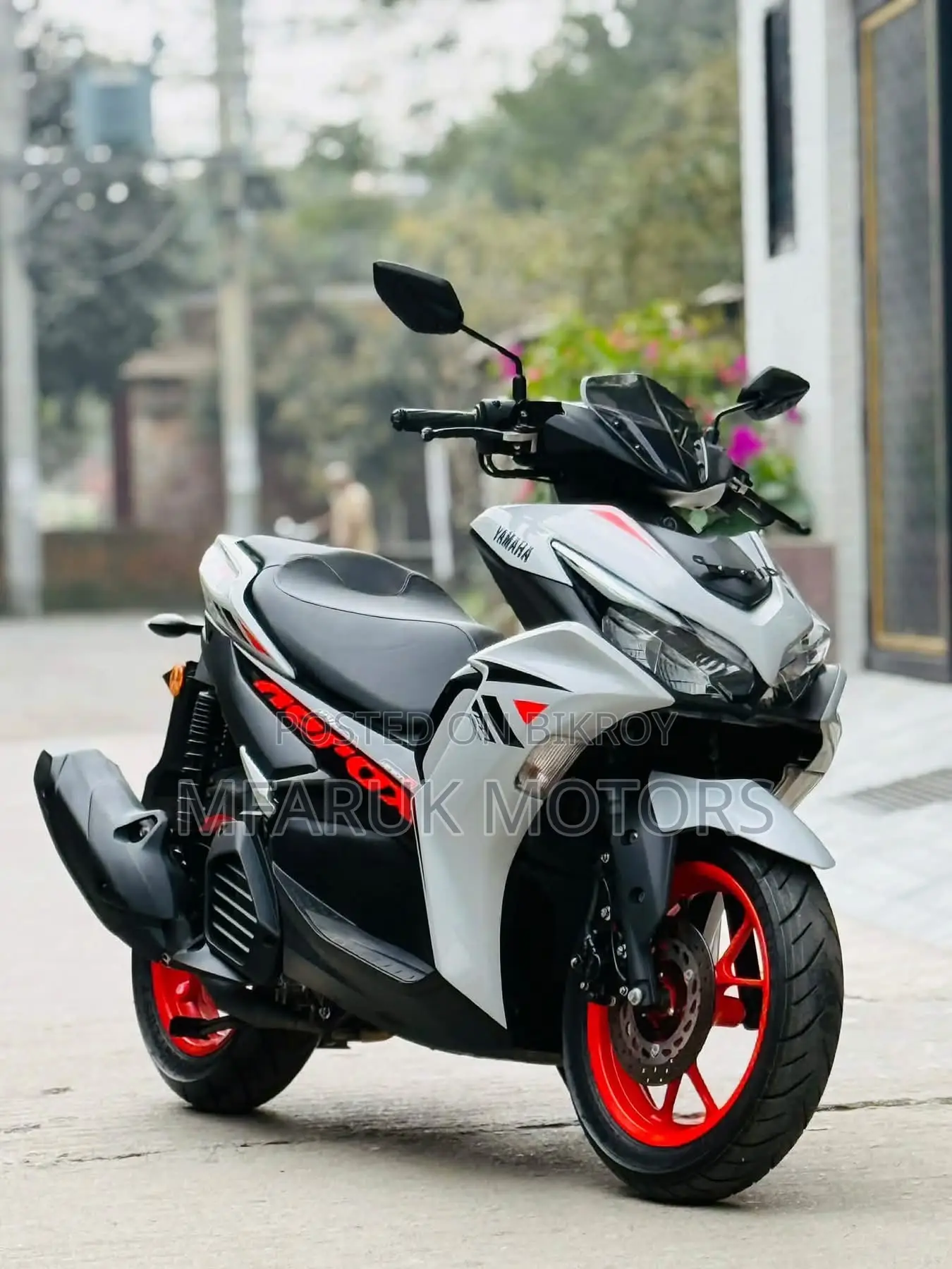 Yamaha 2025 White