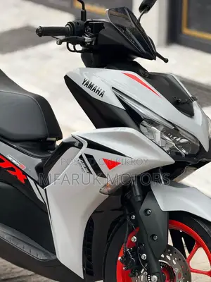 Yamaha 2025 White