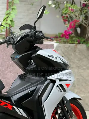 Yamaha 2025 White