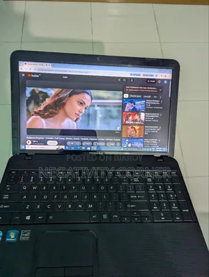 Laptop Toshiba Satellite C850 4GB Intel Core i5 HDD+SSD 500GB