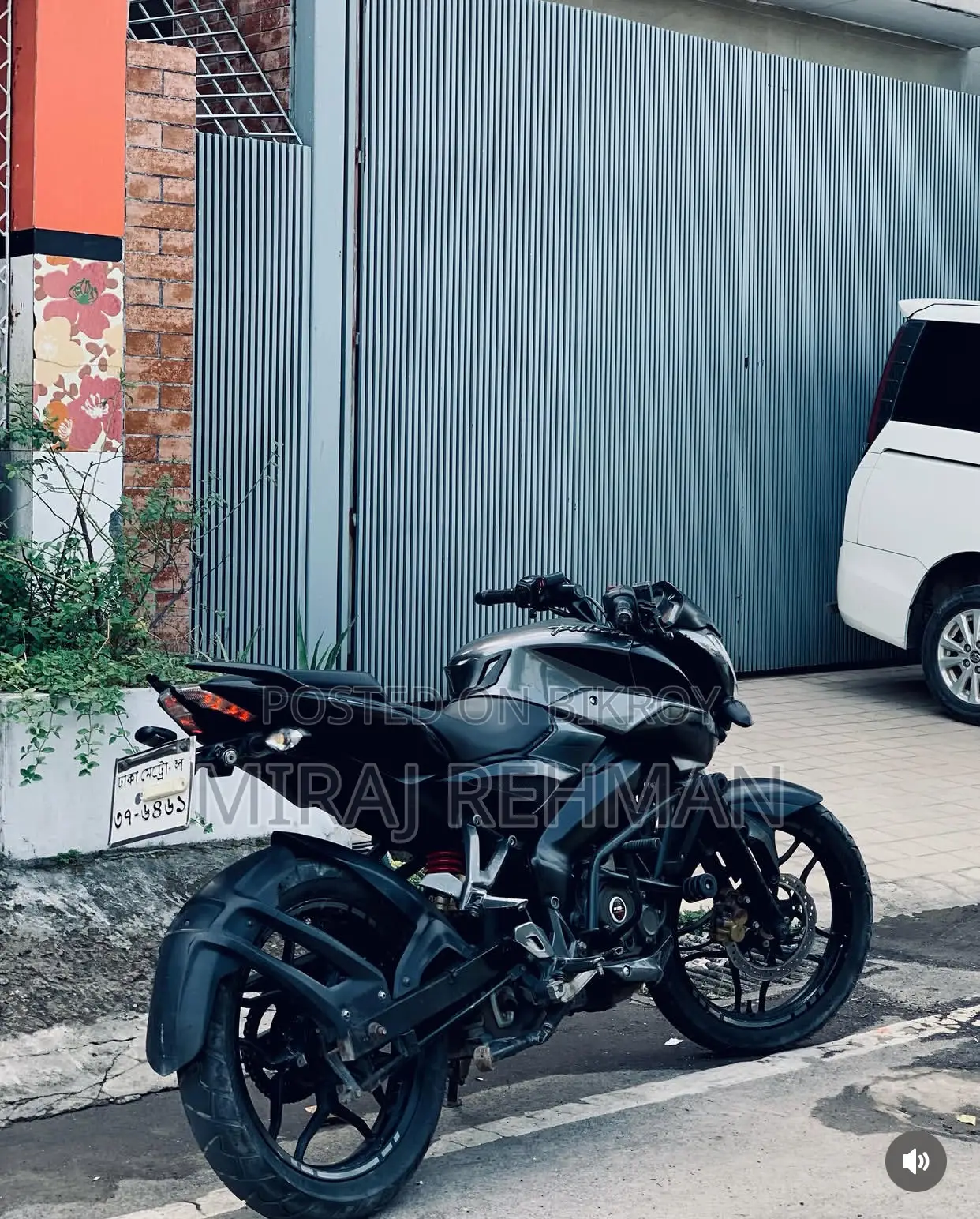 বাজাজ পালসার এনএস ১৬০ ২০১৮ কালো