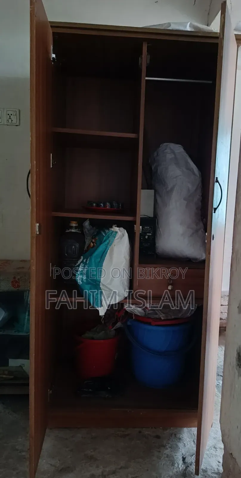 Almirah Sale