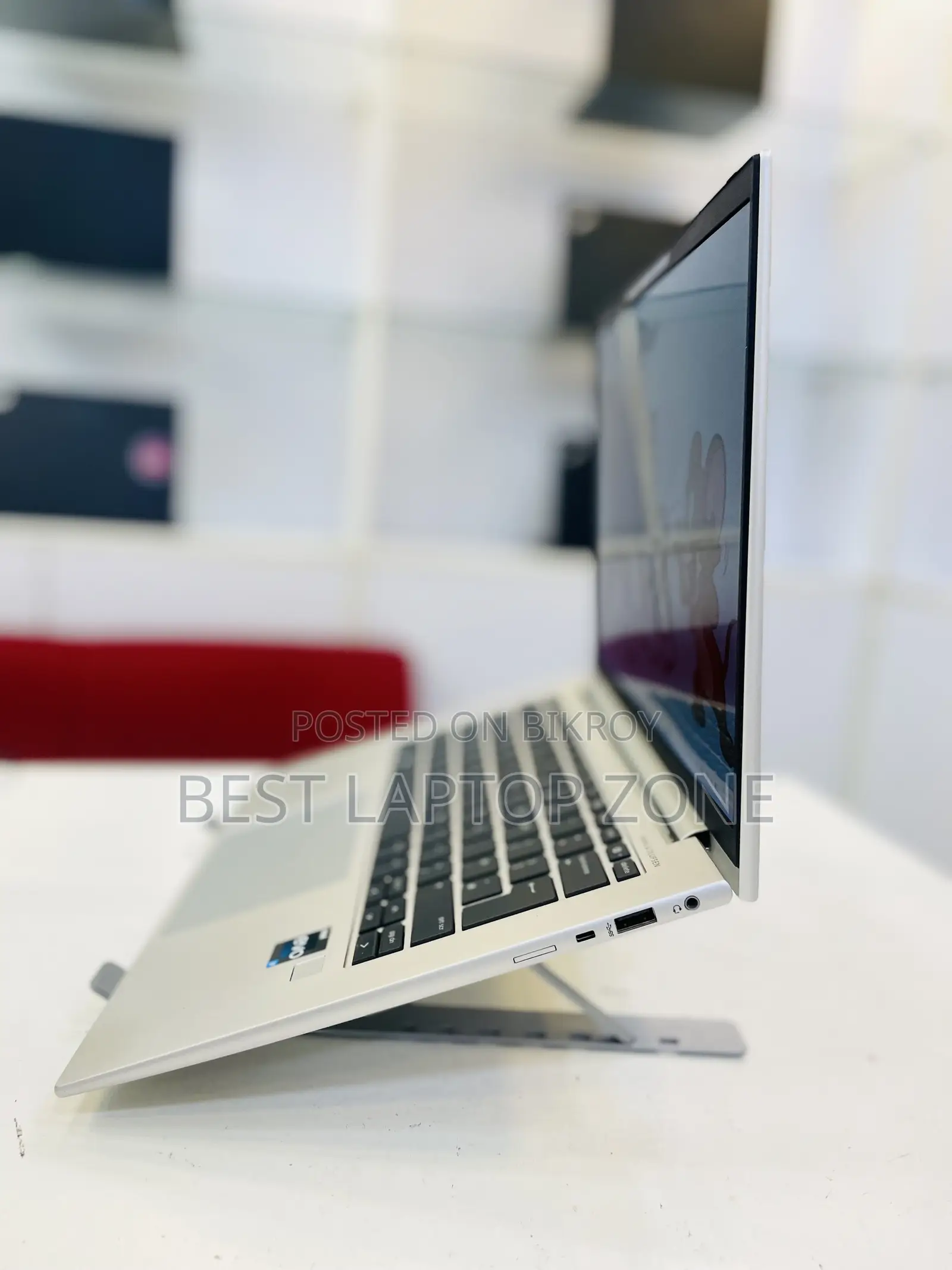 Laptop HP EliteBook 860 G10 16GB Intel Core i7 SSD 512GB