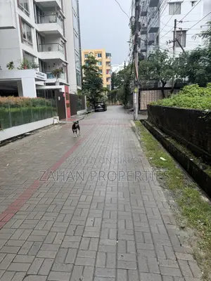 বসুন্ধরা এ ব্লক কর্নার ১০ কাঠা প্লট বিক্রি।