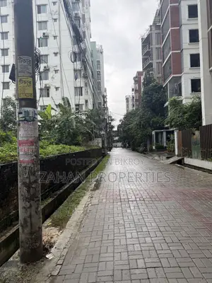 বসুন্ধরা এ ব্লক কর্নার ১০ কাঠা প্লট বিক্রি।