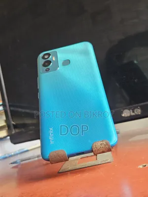 Infinix Hot 12 play 64 GB Blue