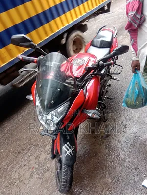 বাজাজ পালসার ১৫০ ২০১৫ লাল