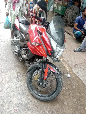 বাজাজ পালসার ১৫০ ২০১৫ লাল
