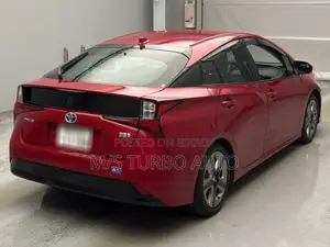 Toyota Prius 2022 Red