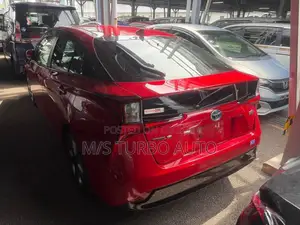 Toyota Prius 2022 Red