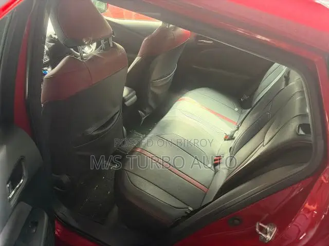 Toyota Prius 2022 Red